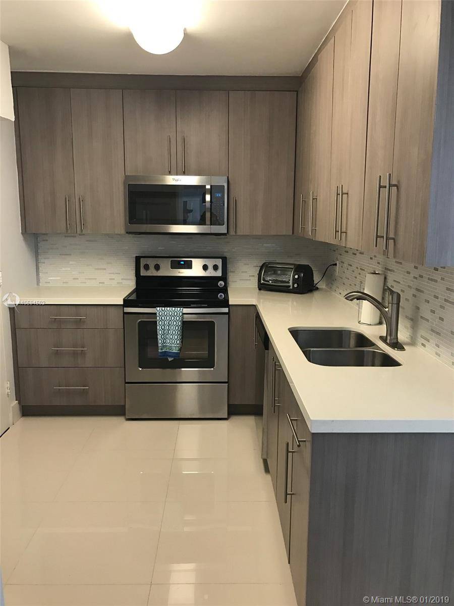 3801 S Ocean DrHollywood - Condo/Co-Op/Seasonal,Condo condo unit 10V - picture
