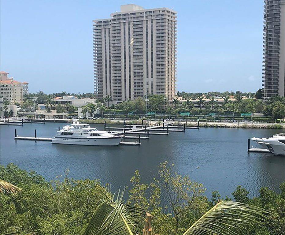 19701 E Country Club DrAventura - Condo/Co-Op/Seasonal,Condo condo unit 5606 - picture