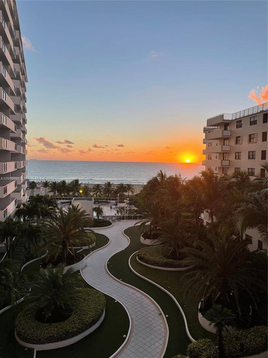 100 Lincoln RdMiami Beach - THE DECOPLAGE CONDO condo unit 719 - picture