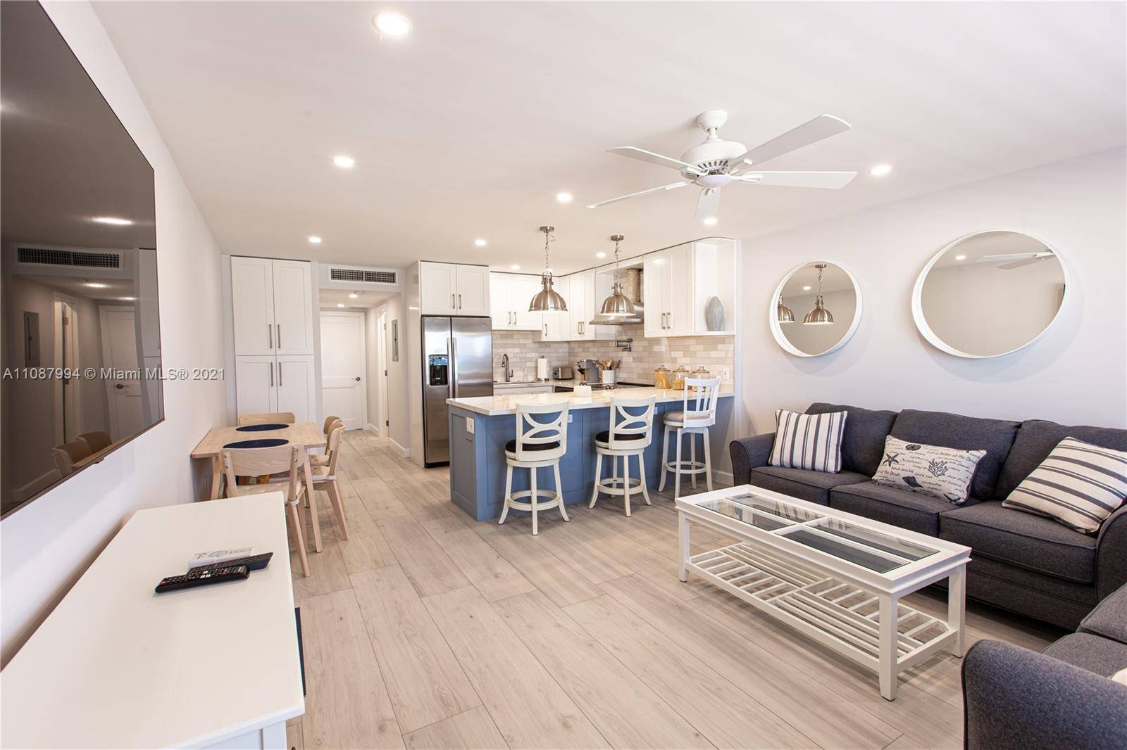 300 Oregon StHollywood - Condo/Co-Op/Seasonal,Apartment condo unit 204 - picture