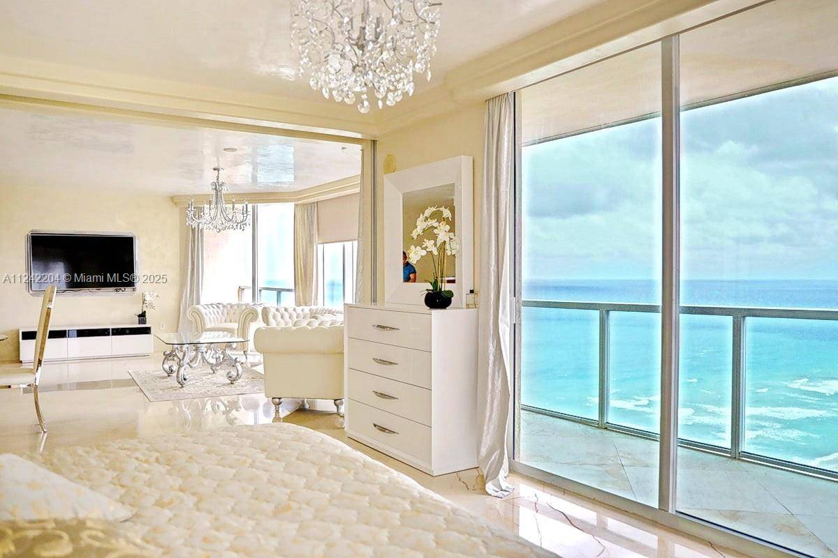 16699 Collins AveSunny Isles Beach - LA PERLA CONDO condo unit 2508 - picture