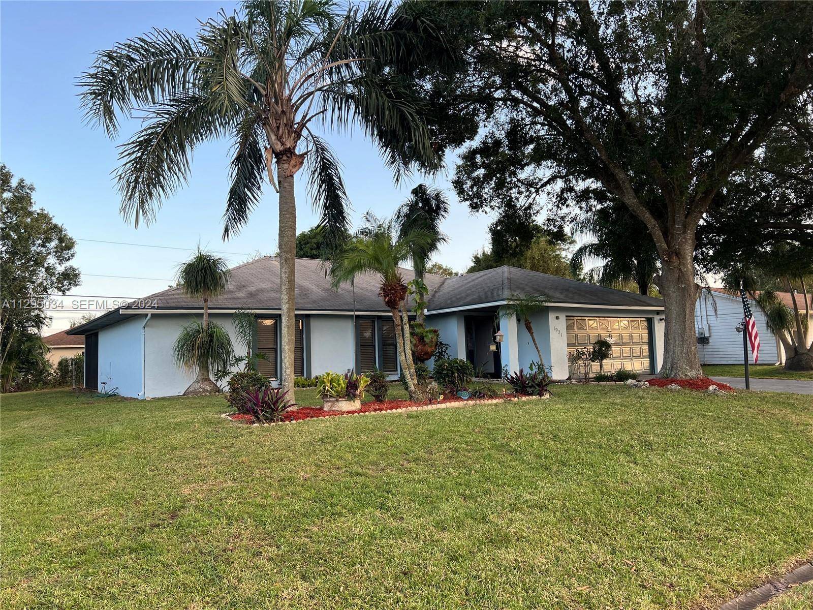 1921 SW Hickock TerPort St. Lucie - picture