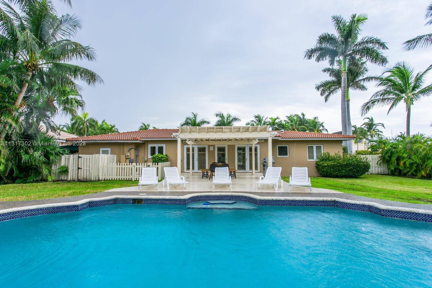 714 Harrison StHollywood - picture