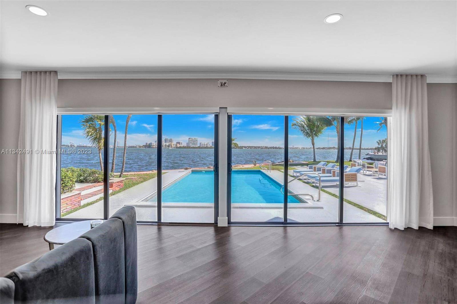 9101 N Bayshore DrMiami - picture