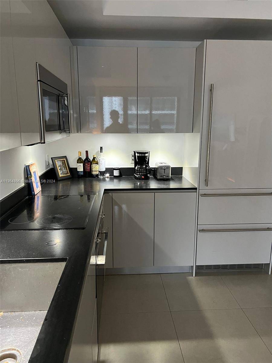 1010 Brickell AveMiami - Condo 5+ Stories,Condo condo unit 2010 - picture