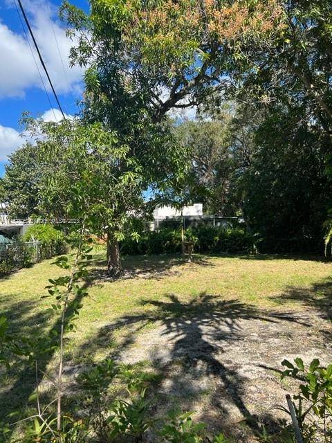 821 NE 120th StBiscayne Park - picture