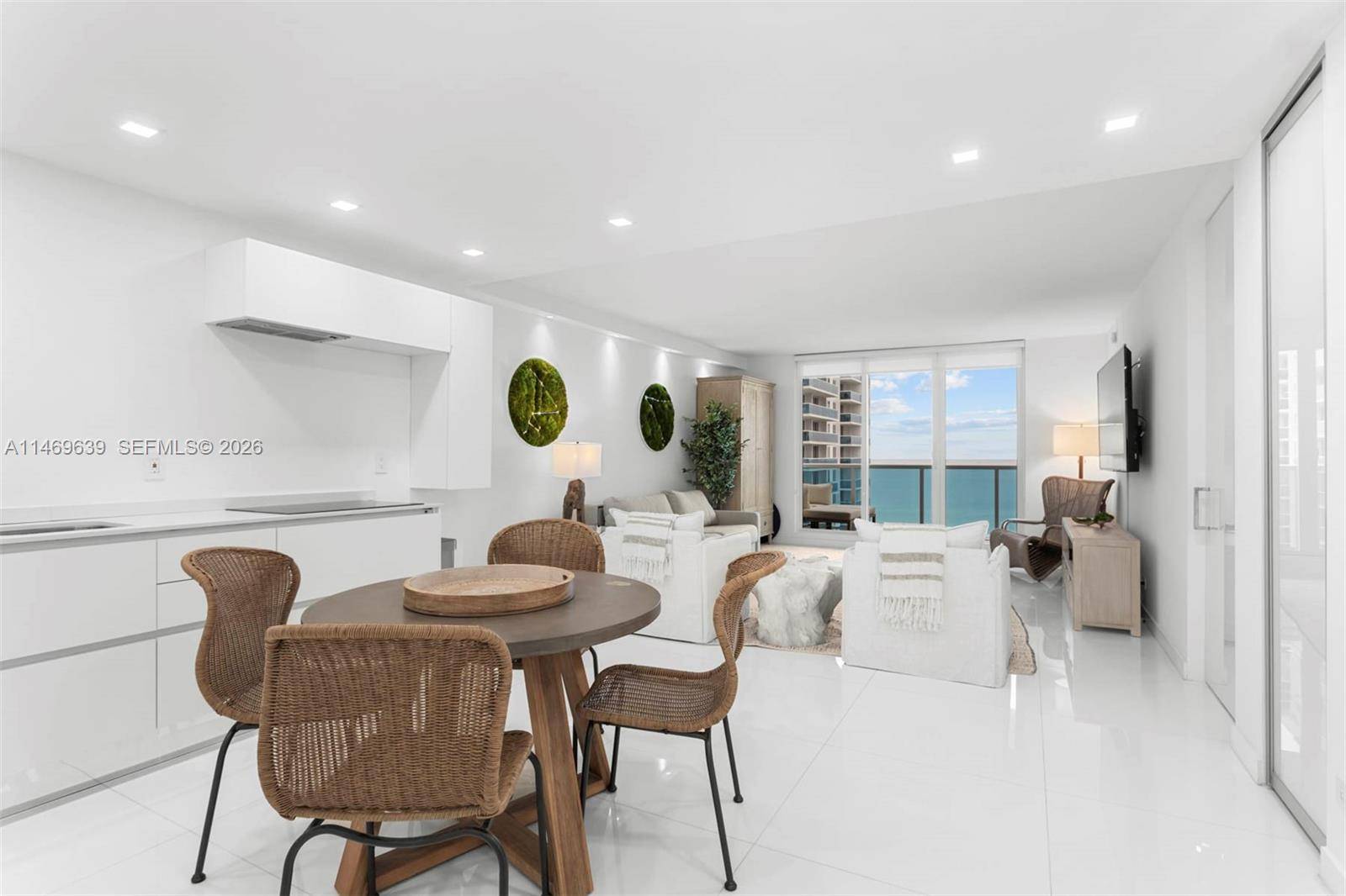 2301 Collins AveMiami Beach - Condo/Co-Op/Seasonal,Condo condo unit 940 - picture