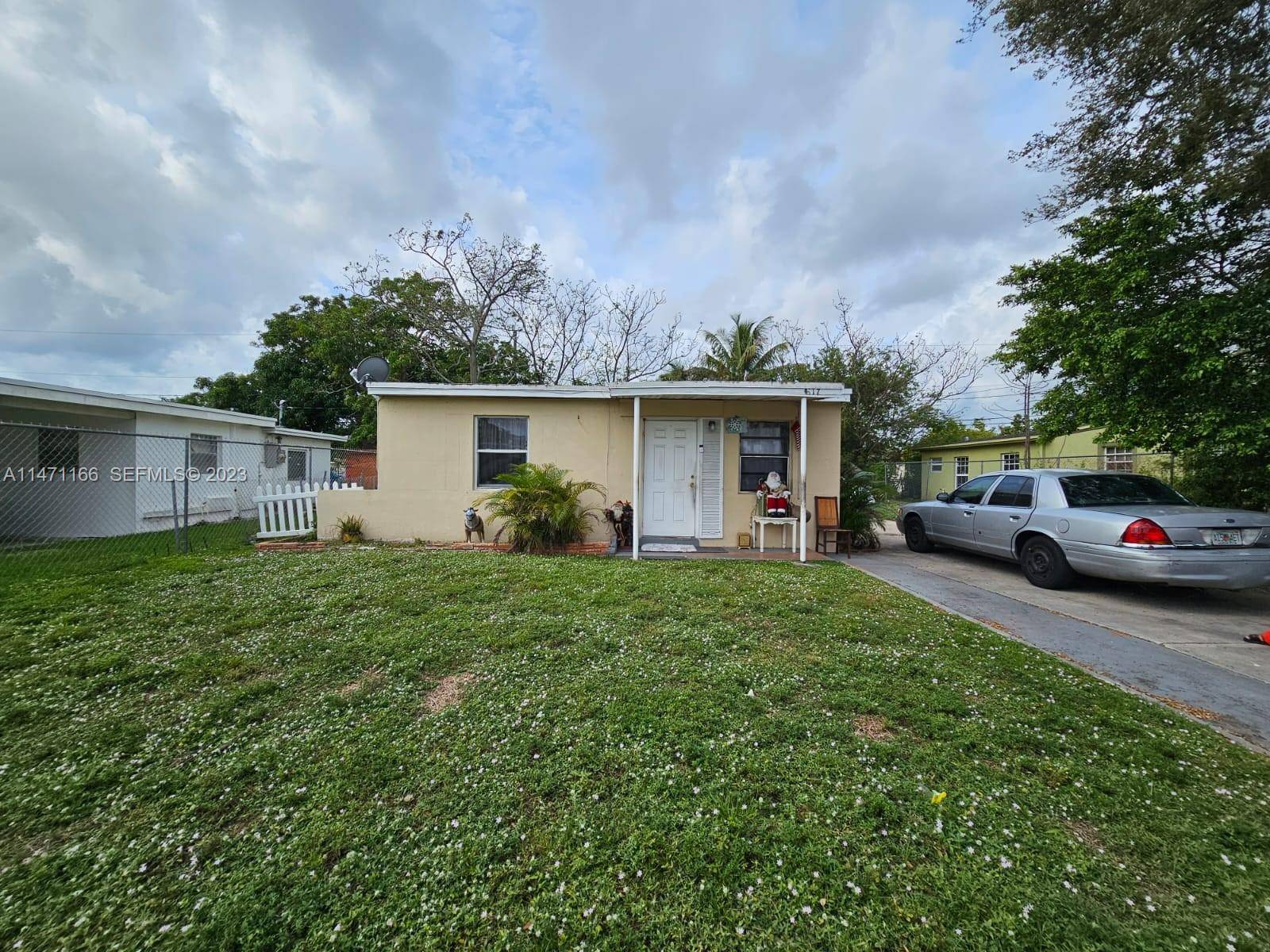 1817 NW 25th AveFort Lauderdale - picture