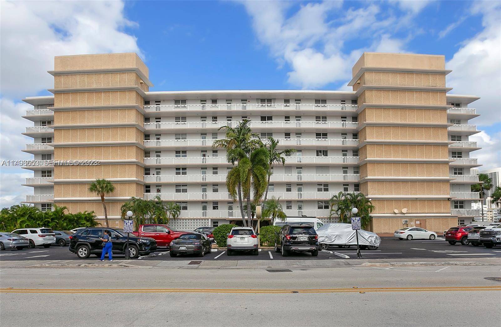 410 Golden Isles DrHallandale Beach - Co-Op 5+ Stories,Co-Op condo unit 202 - picture