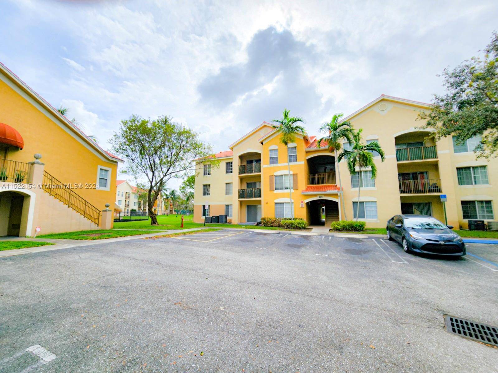 4151 San Marino BlvdWest Palm Beach - EMERALD ISLE AT LAGUNA LA condo unit 202 - picture
