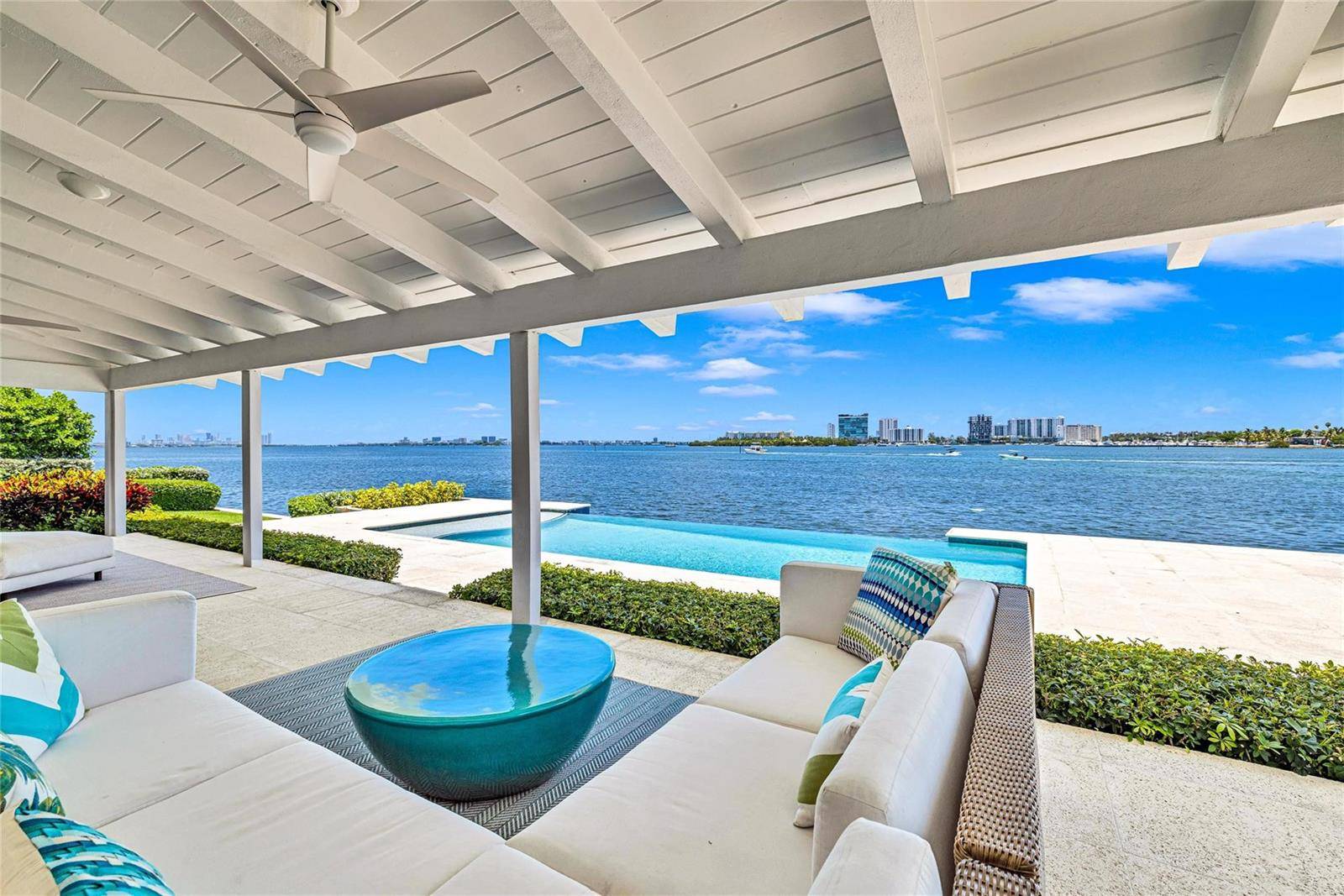 1290 NE 83rdMiami - picture
