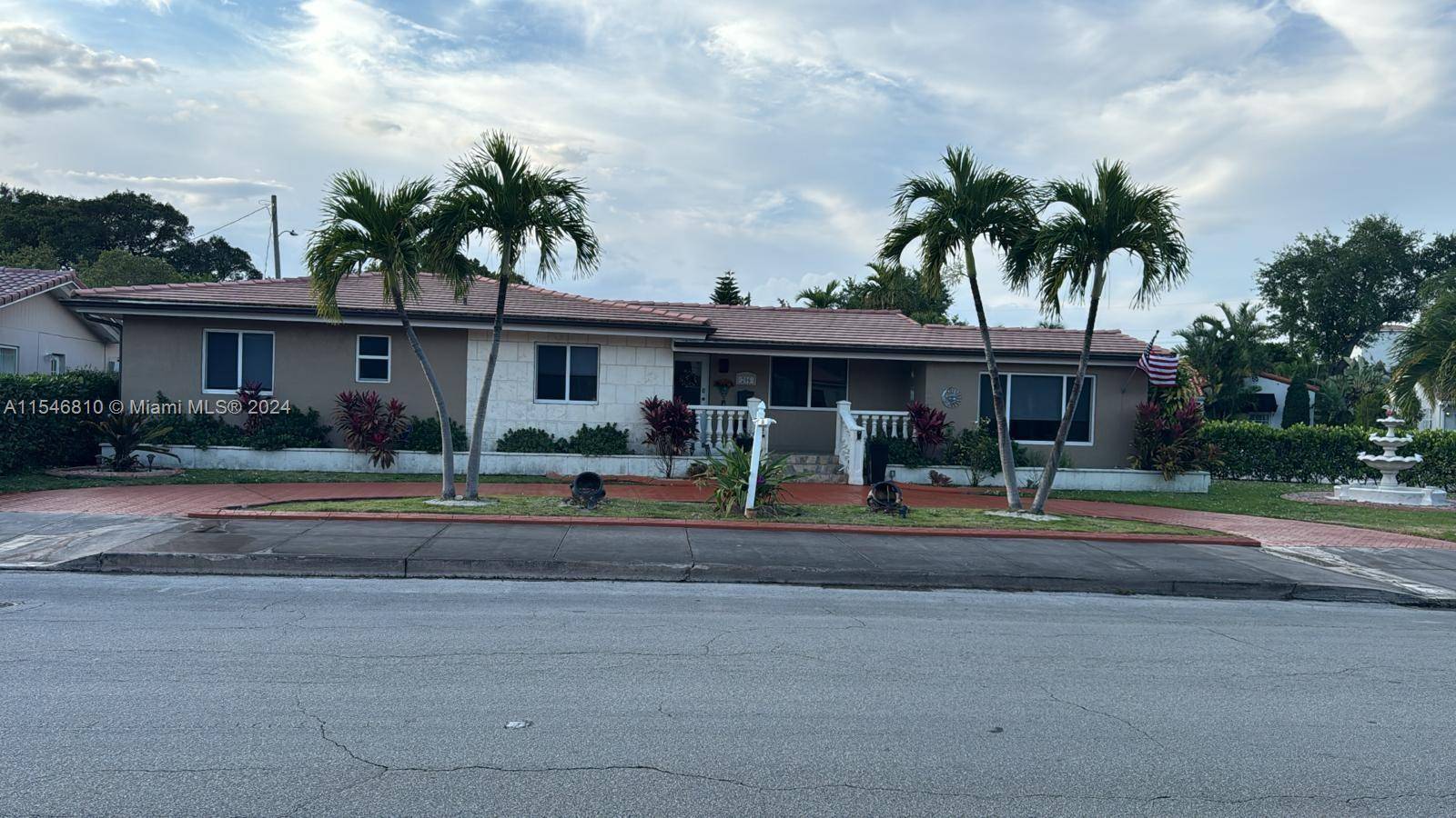 206 Ponce De Leon BlvdCoral Gables - picture