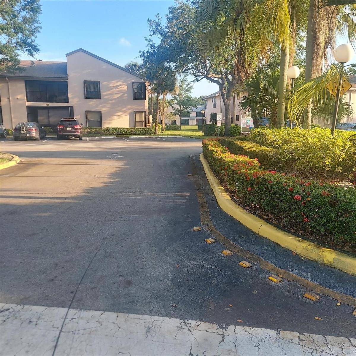 3420 NW 47thPompano Beach - KARANDA VILLAGE V-A CONDO condo unit 3143 - picture