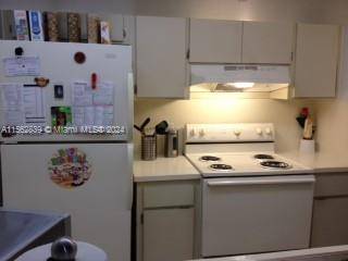 8160 Geneva CtDoral - Condo 1-4 Stories,Condo condo unit 206 - picture