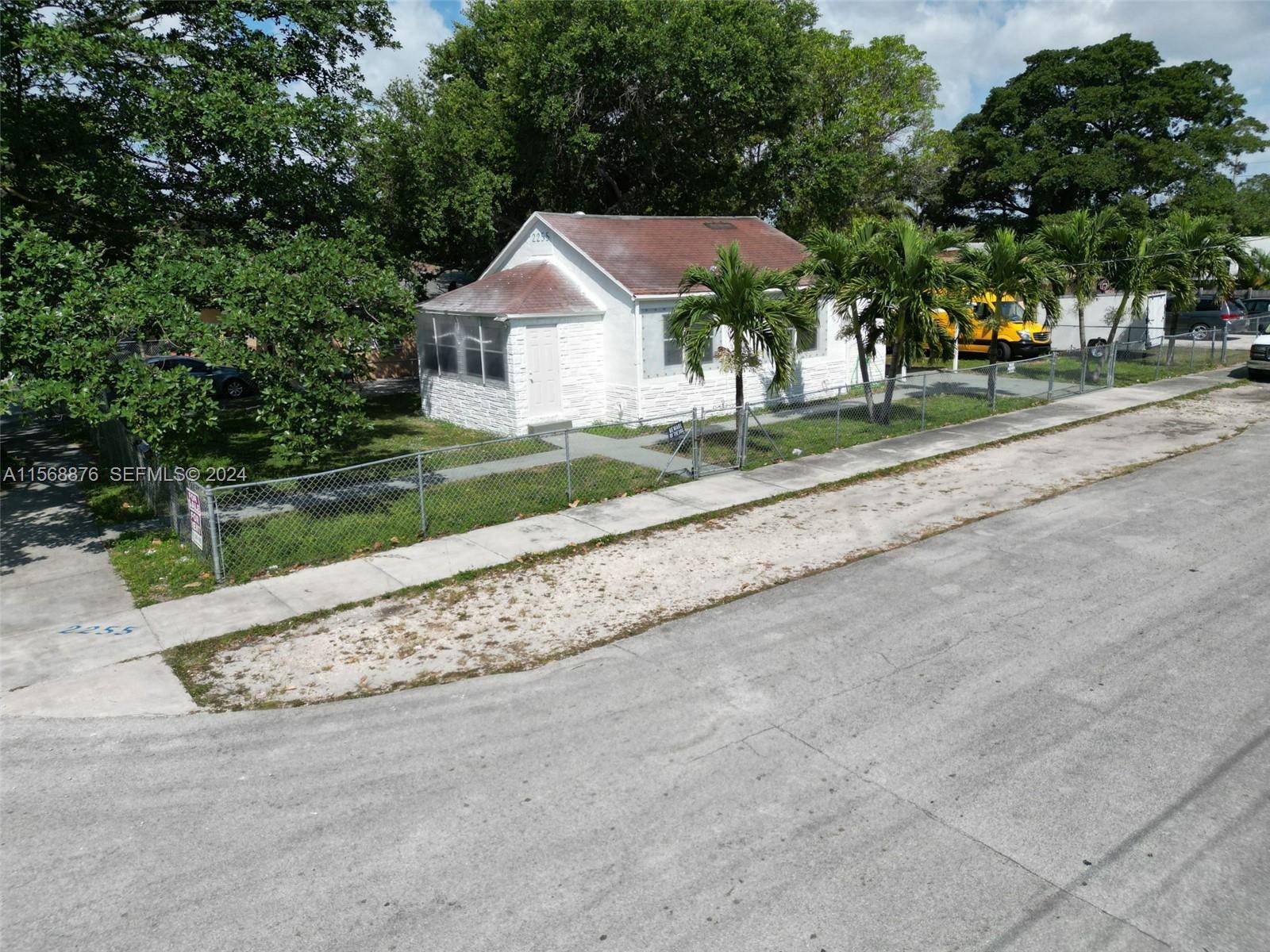 2255 NW 63rd StMiami - picture