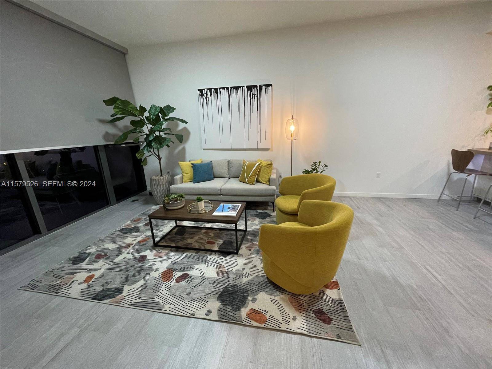 1000 Brickell PlzMiami - BRICKELL FLATIRON CONDO condo unit 1811 - picture