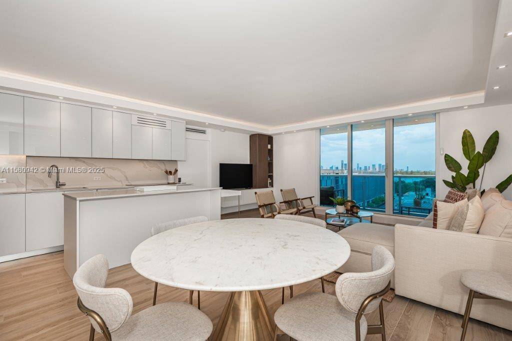 2301 Collins AveMiami Beach - Condo 5+ Stories,Condo condo unit 837 - picture