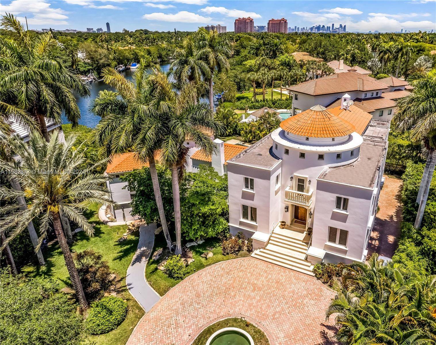 431 Costanera RdCoral Gables - picture