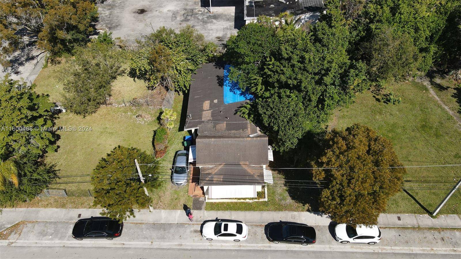 3373 Thomas AveMiami - picture