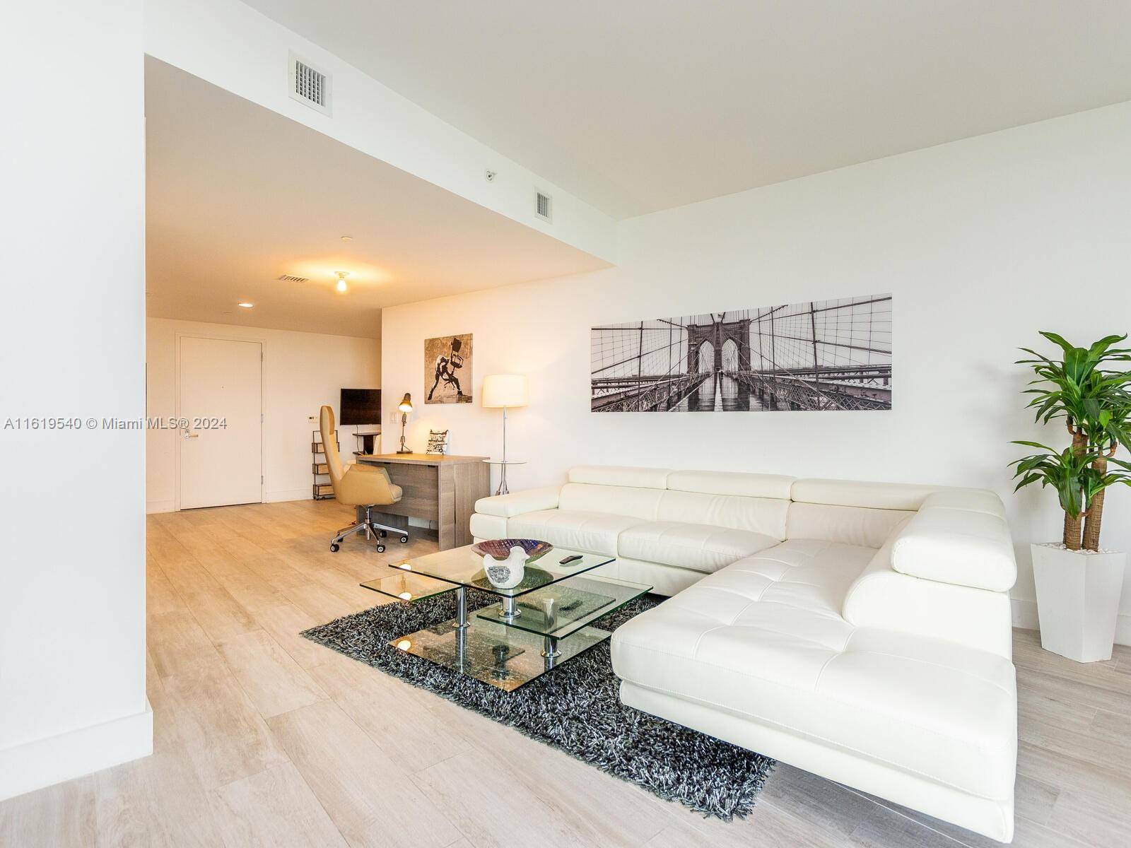 121 NE 34th StMiami - Condo 5+ Stories,Condo condo unit 1014 - picture