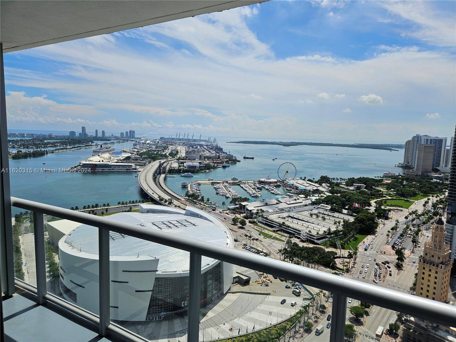 888 Biscayne BlvdMiami - MARINABLUE CONDO condo unit 4001 - picture
