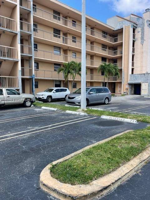 10145 NW 9th St CirMiami - Condo 5+ Stories,Condo condo unit 7-502 - picture