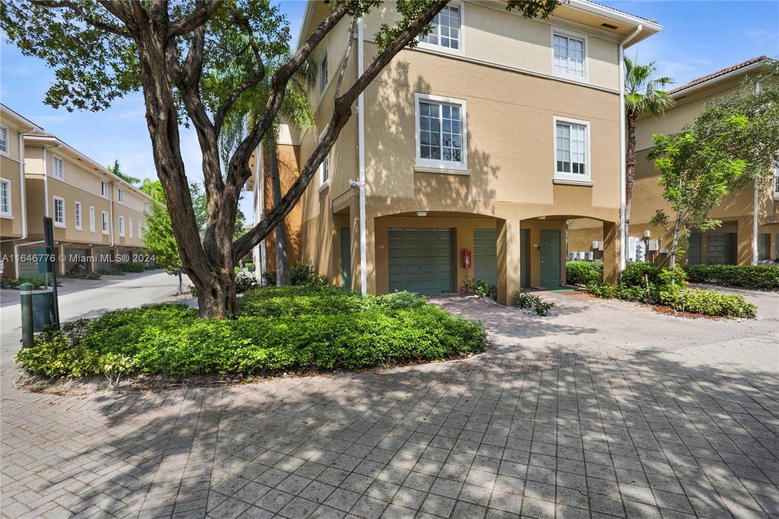 2941 NE 185th StMiami - AVENTI AT AVENTURA CONDO condo unit 1305 - picture