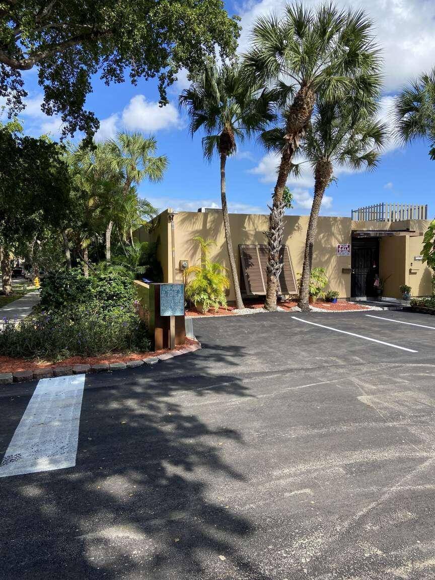 16023 KingsmoorMiami Lakes - picture