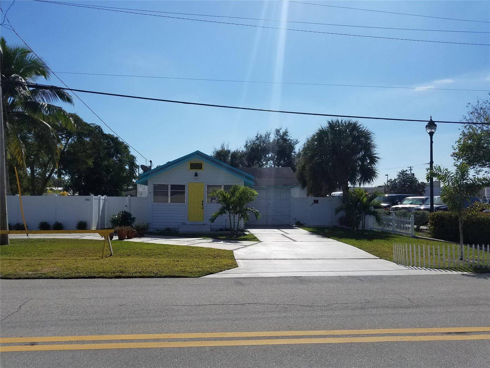 1240 NE 34thOakland Park - picture