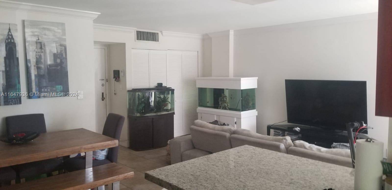 17021 N Bay RdSunny Isles Beach - PLAZA OF AMERICAS CONDO P condo unit 127 - picture