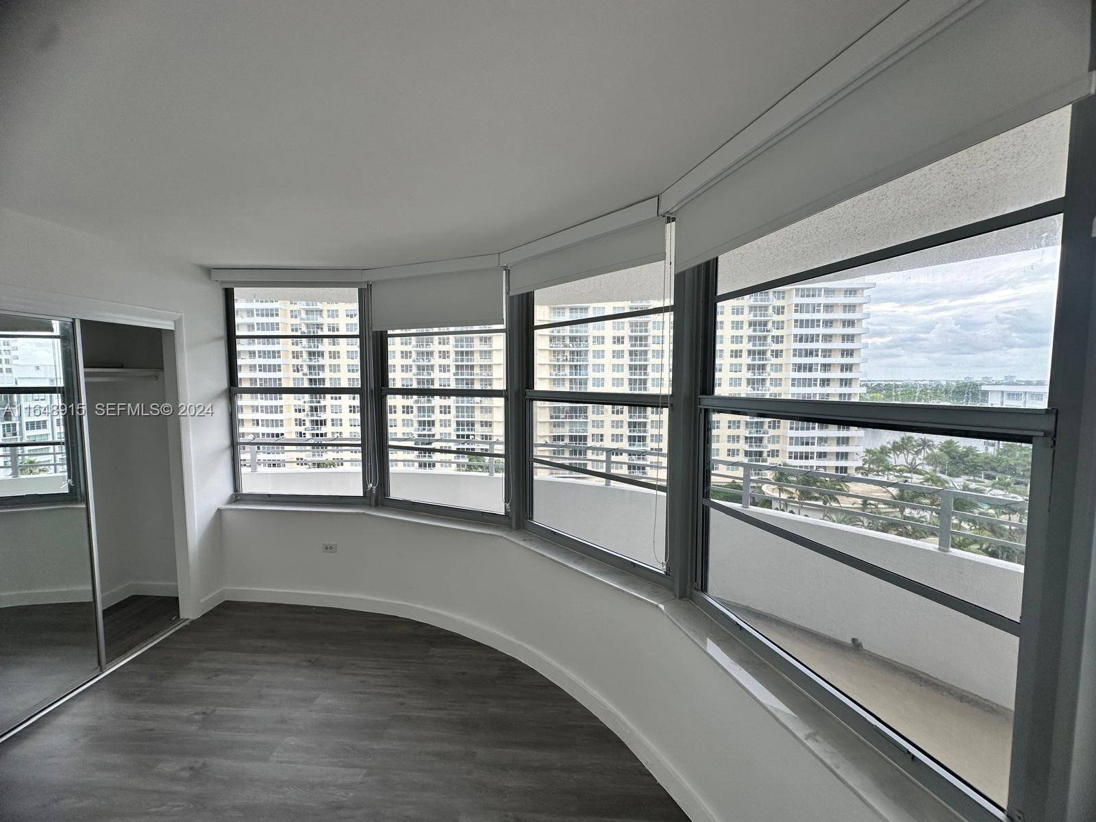 5555 Collins AveMiami Beach - OCEANSIDE PLAZA CONDO condo unit 10B - picture