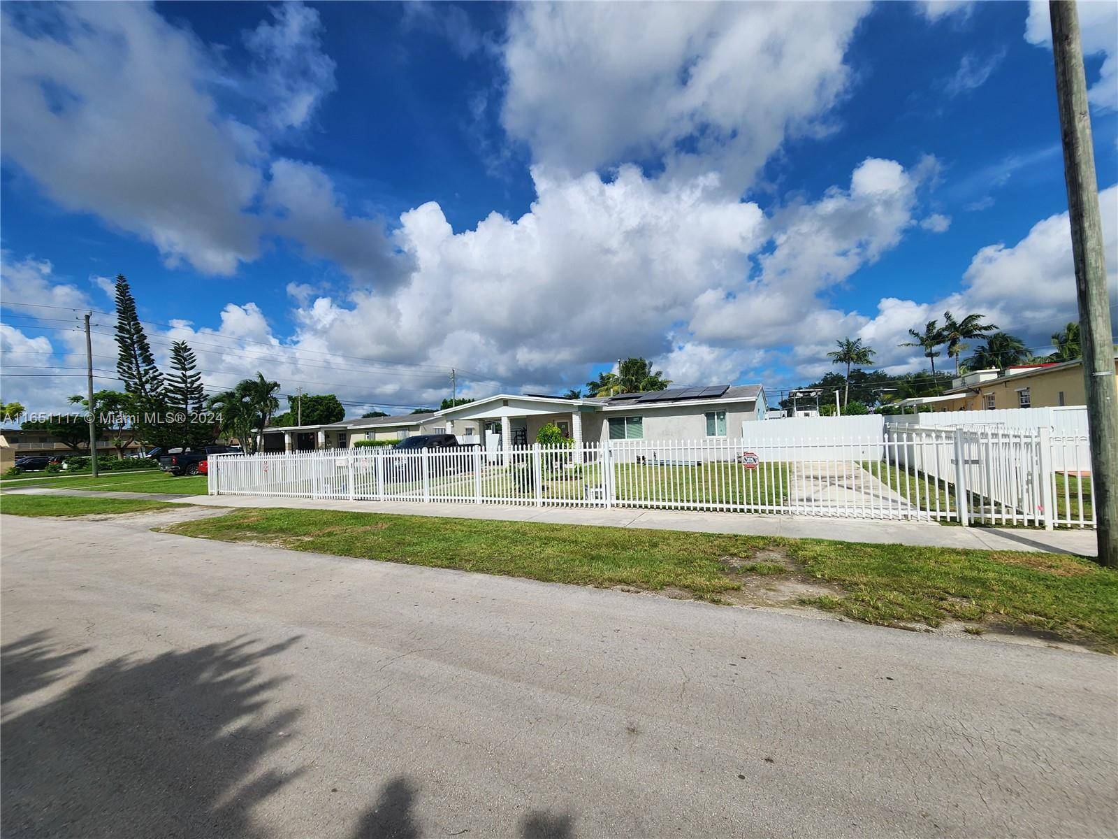1025 NE 13th AveHomestead - picture