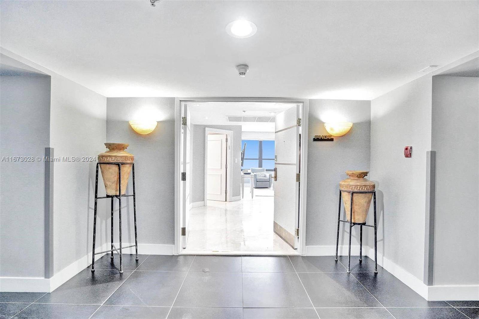 5225 Collins AveMiami Beach - Condo-Hotel,Condo condo unit PH7 - picture