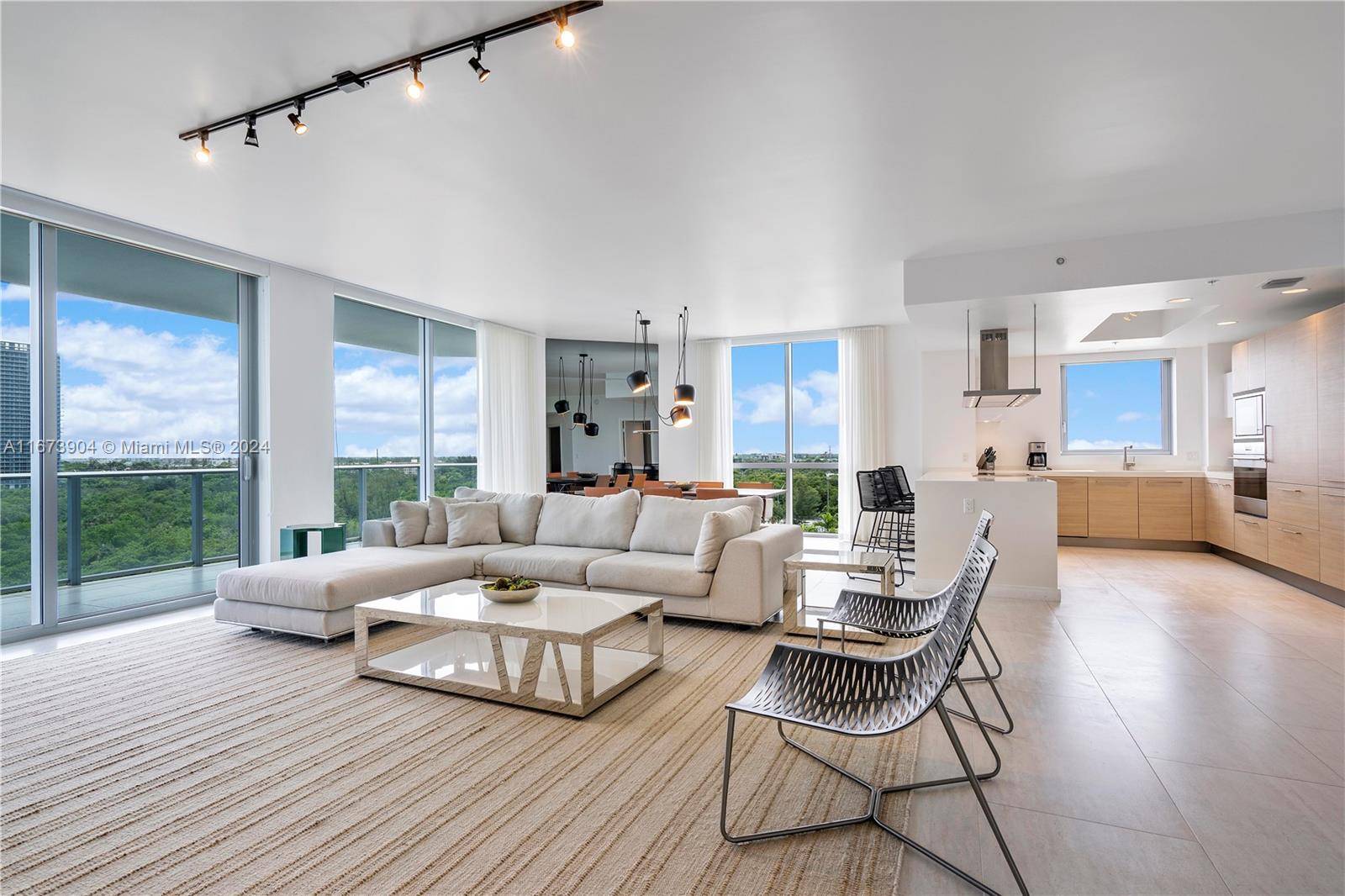 17111 Biscayne BlvdNorth Miami Beach - Condo 5+ Stories,Condo condo unit 802 - picture