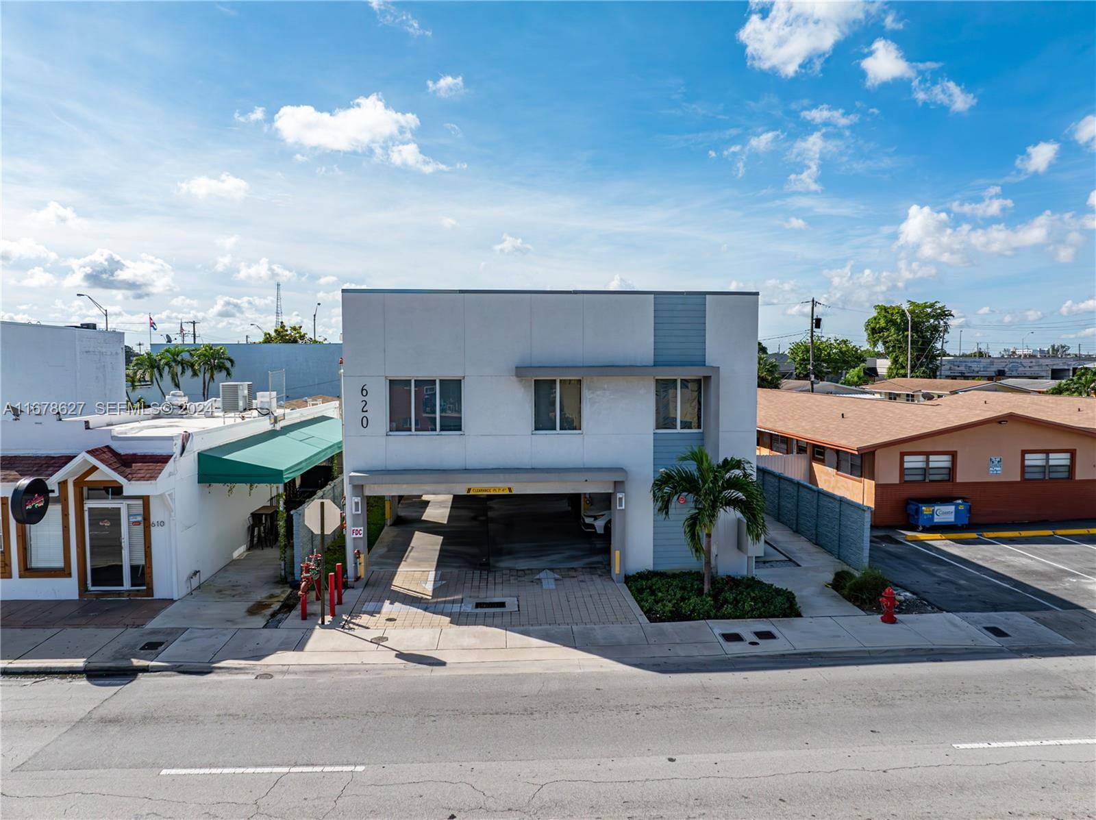 620 W 29th StHialeah - picture