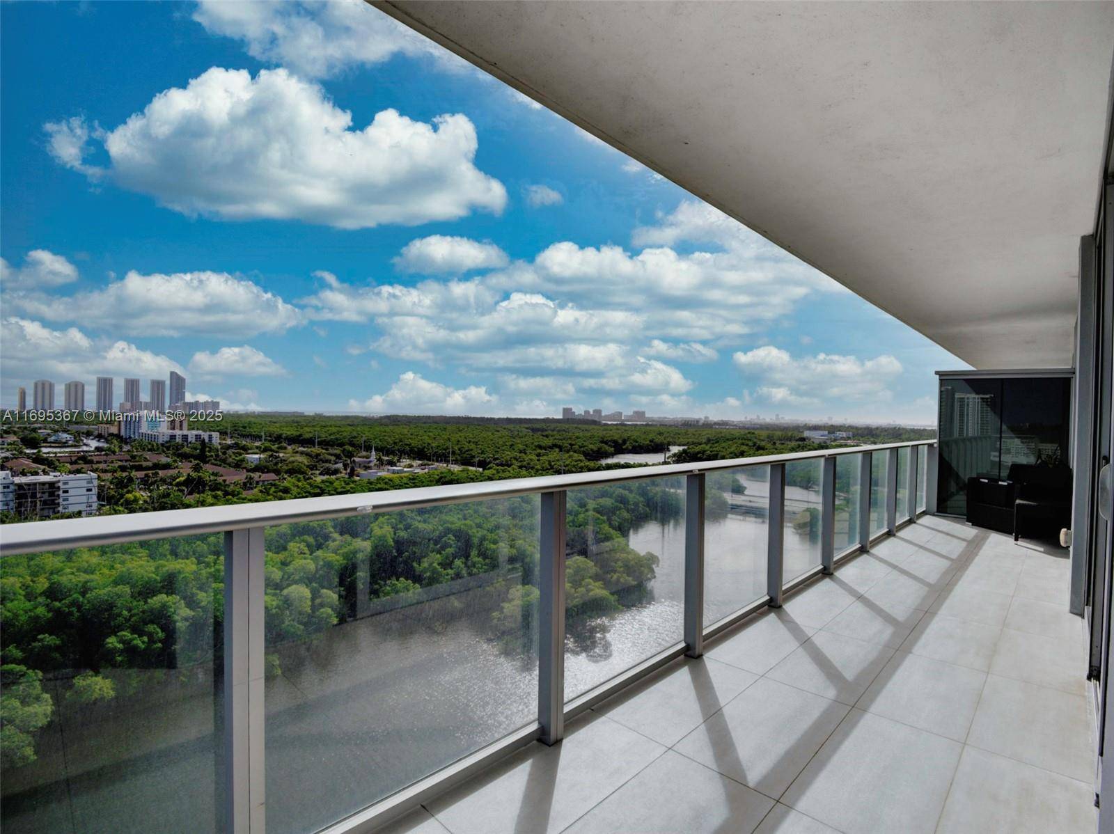 16385 Biscayne BlvdNorth Miami Beach - Condo 5+ Stories,Condo condo unit 1615 - picture