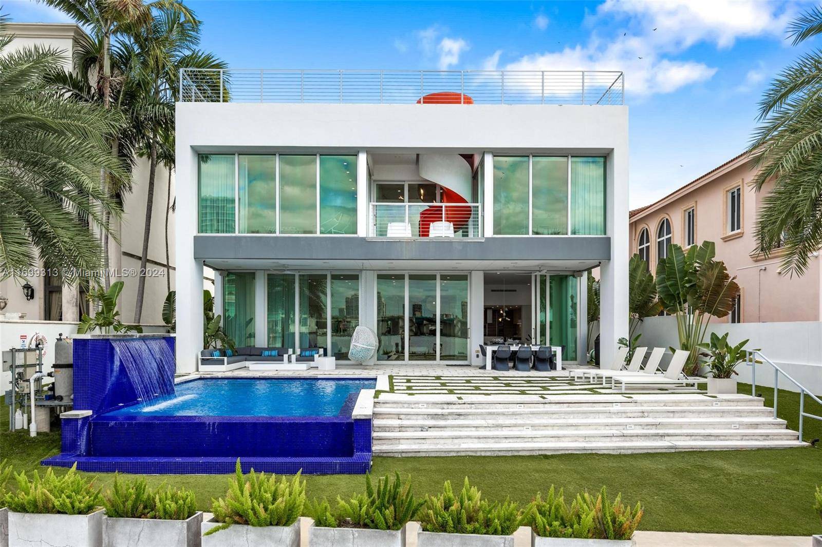 323 Atlantic AveSunny Isles Beach - Single Family-Seasonal,House condo unit Na - picture