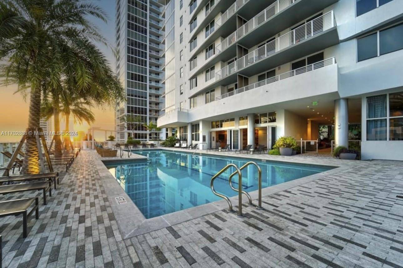 215 N New River Dr EFort Lauderdale - Apartments-Annual,Apartment condo unit 1960 - picture