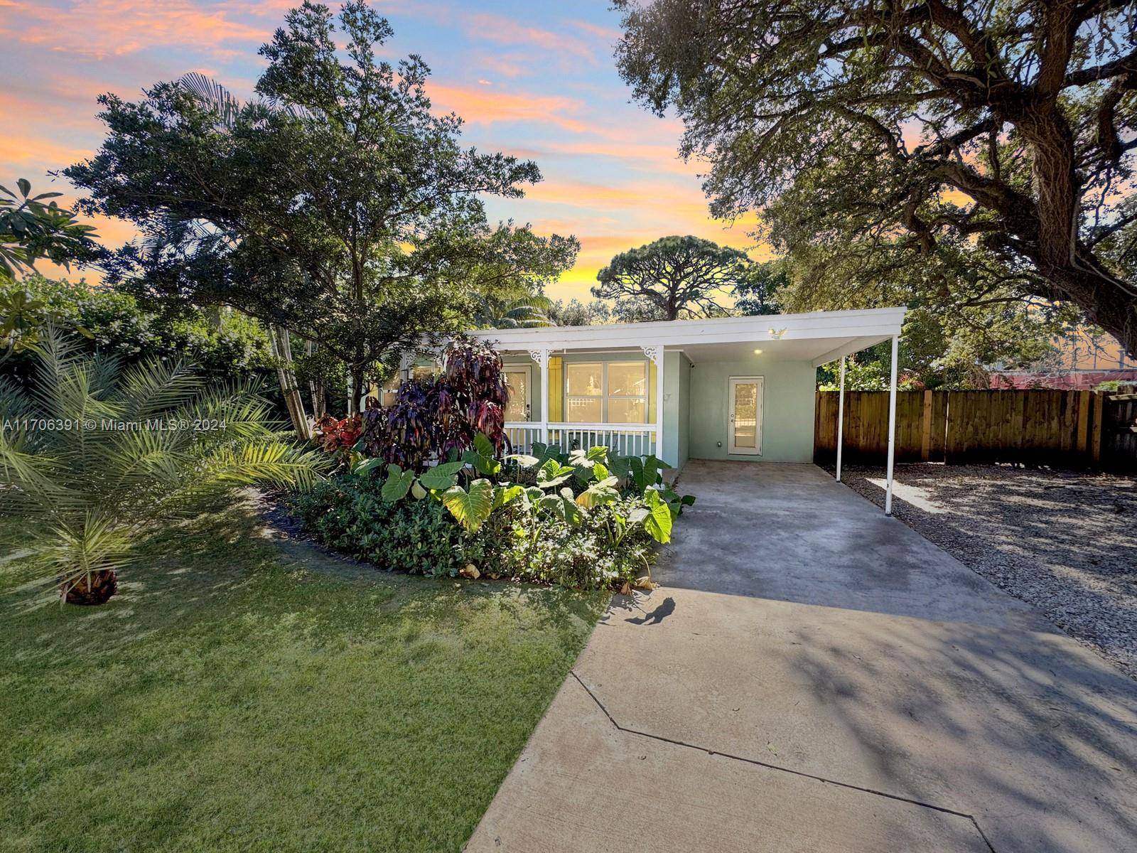1820 SW 11th CtFort Lauderdale - picture
