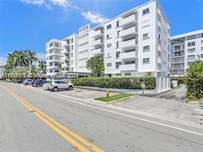 1075 92nd StBay Harbor Islands - Condo/Co-Op/Annual,Apartment condo unit 504 - picture