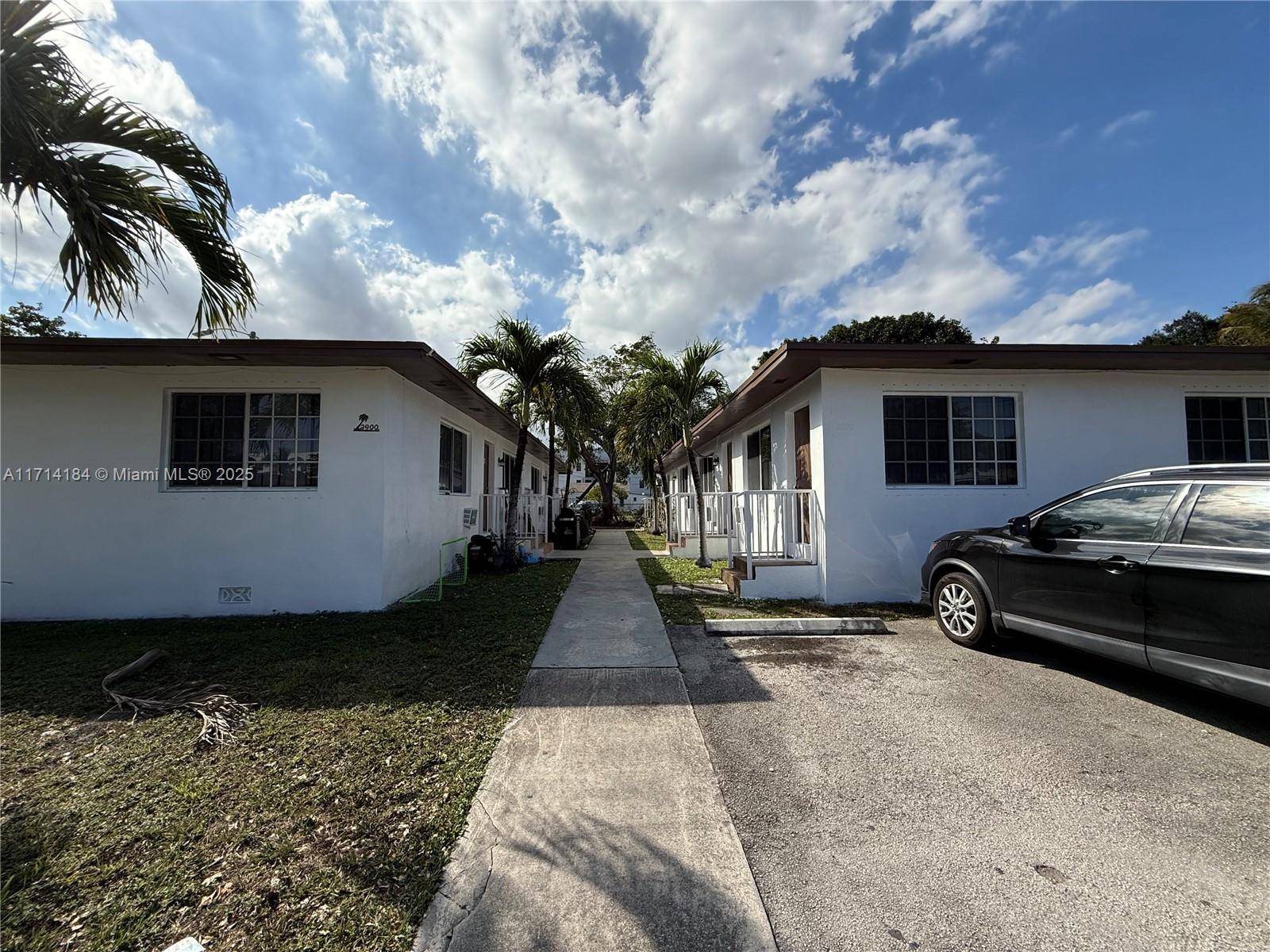 2900 NW 10th AveMiami - picture