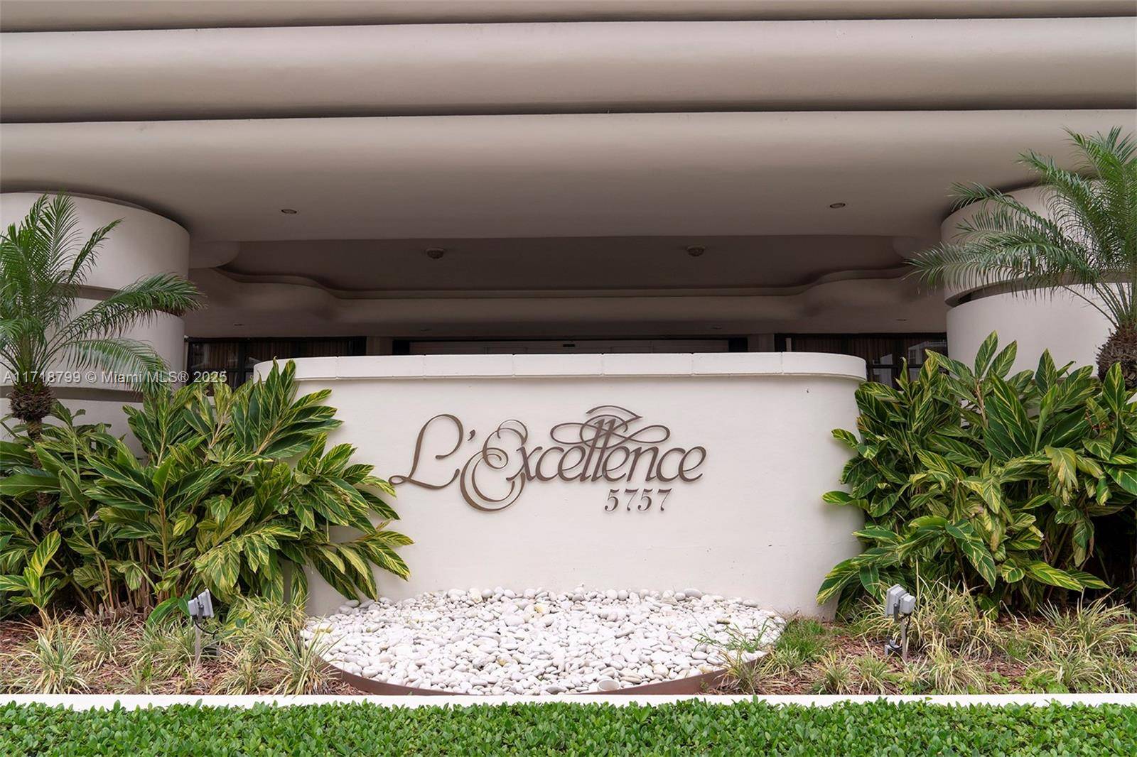 5757 Collins AveMiami Beach - Condo 5+ Stories,Condo condo unit 1604 - picture