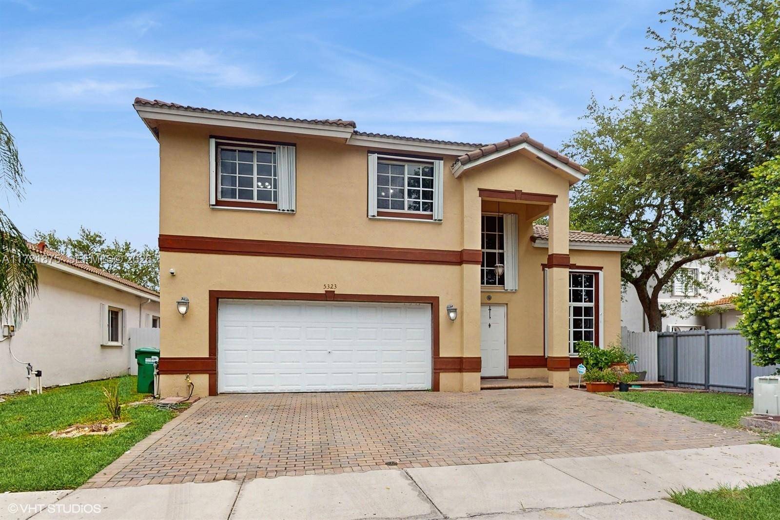 5323 NW 109th CtDoral - picture