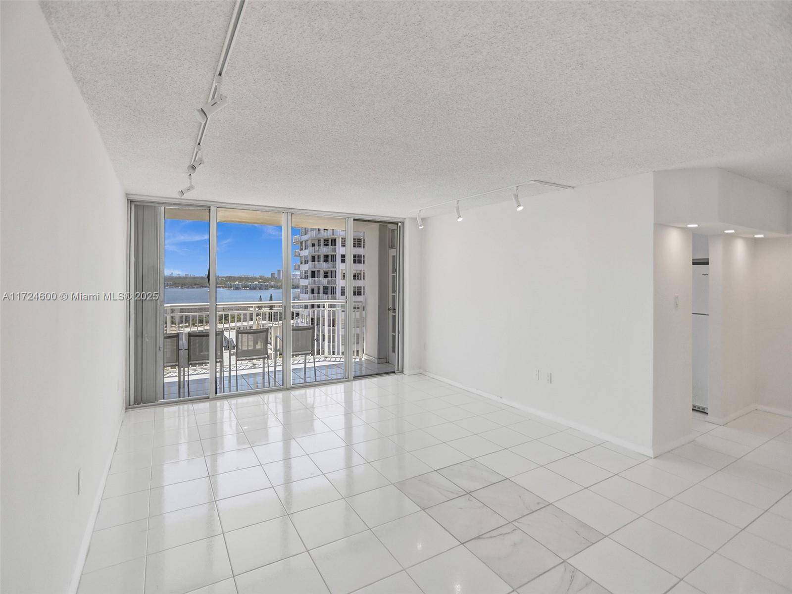 18071 Biscayne BlvdAventura - Condo 5+ Stories,Condo condo unit 1701 - picture