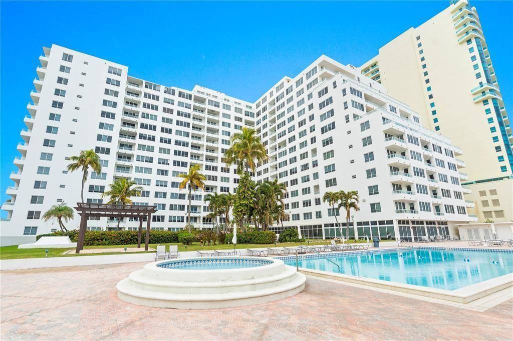 5005 CollinsMiami Beach - THE CARRIAGE CLUB NORTH,Carriage Club North condo unit 1210 - picture