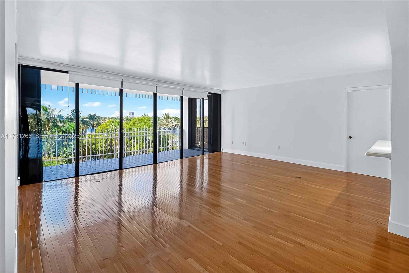 2 Grove Isle DrCoconut Grove - Condo 5+ Stories,Condo condo unit B404 - picture