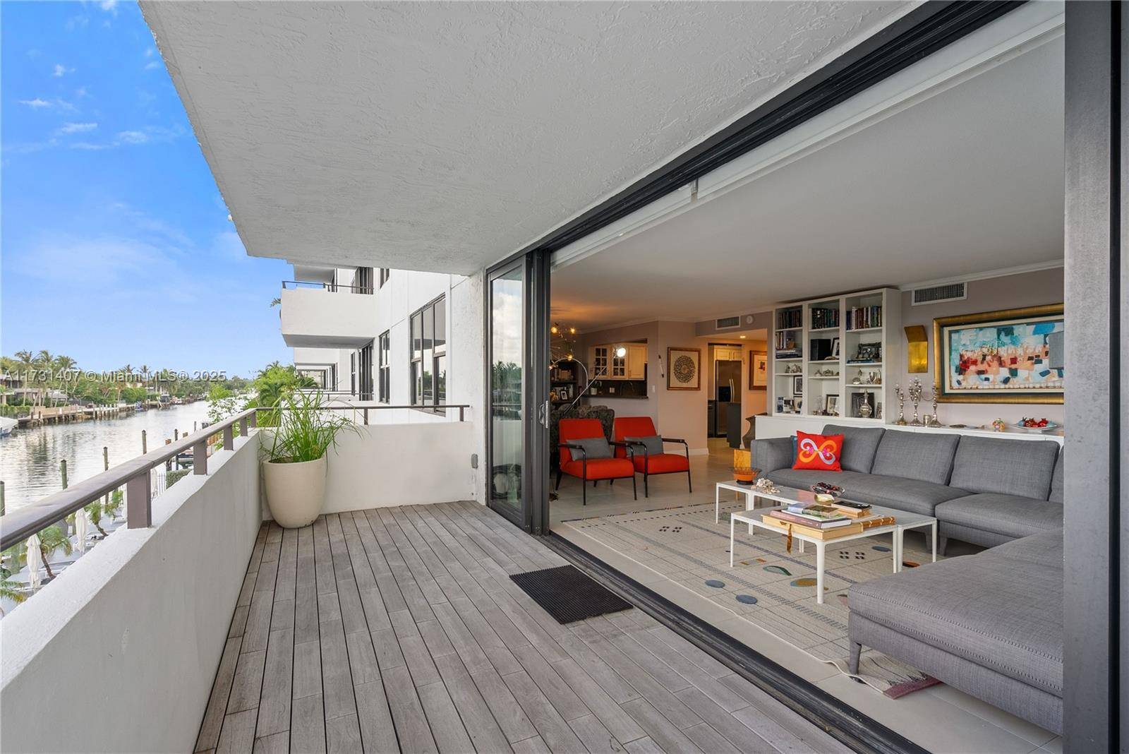 9660 W Bay Harbor DrBay Harbor Islands - Condo 1-4 Stories,Condo condo unit 3B - picture