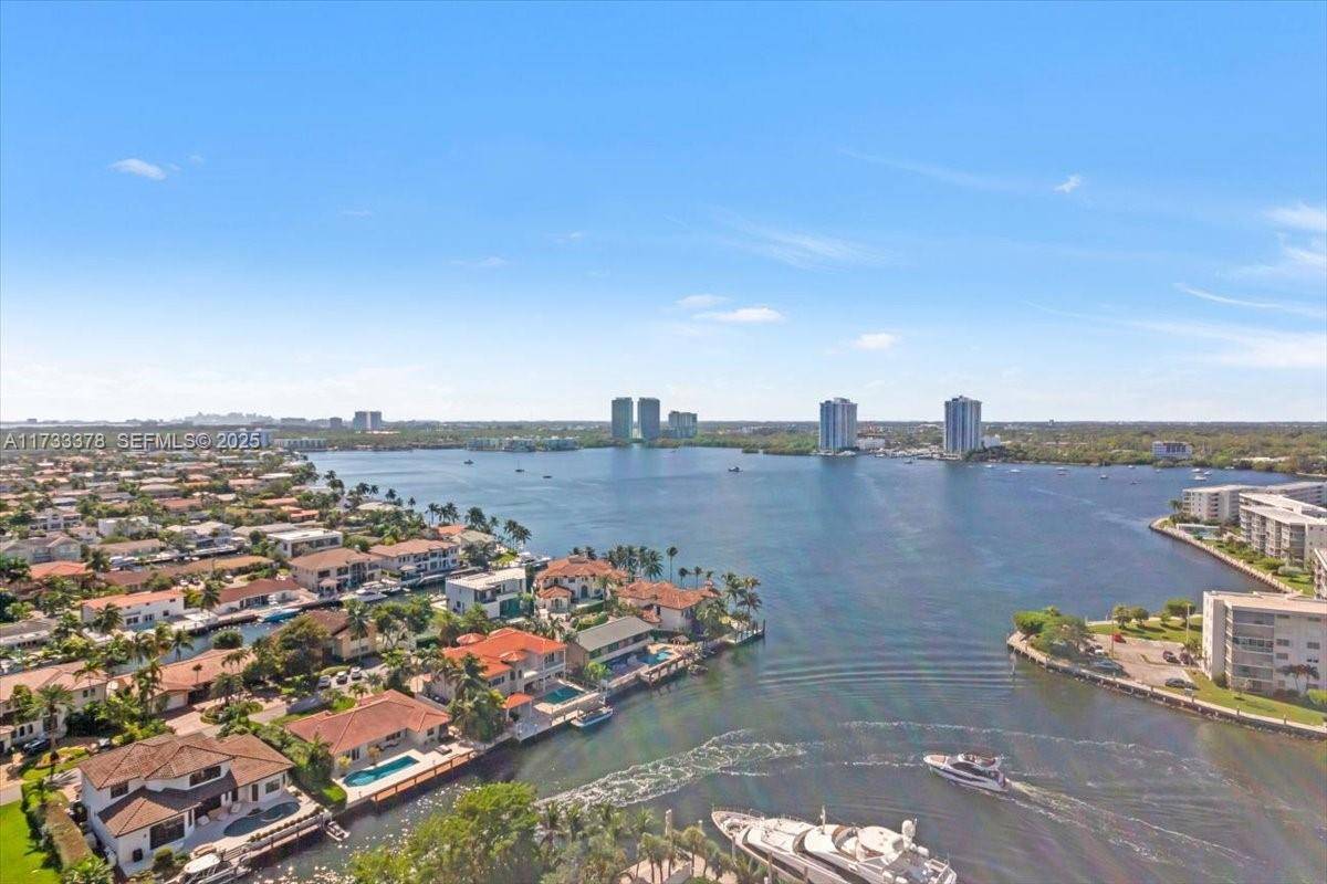1000 Island BlvdAventura - WILLIAMS ISLAND condo unit 2003 - picture