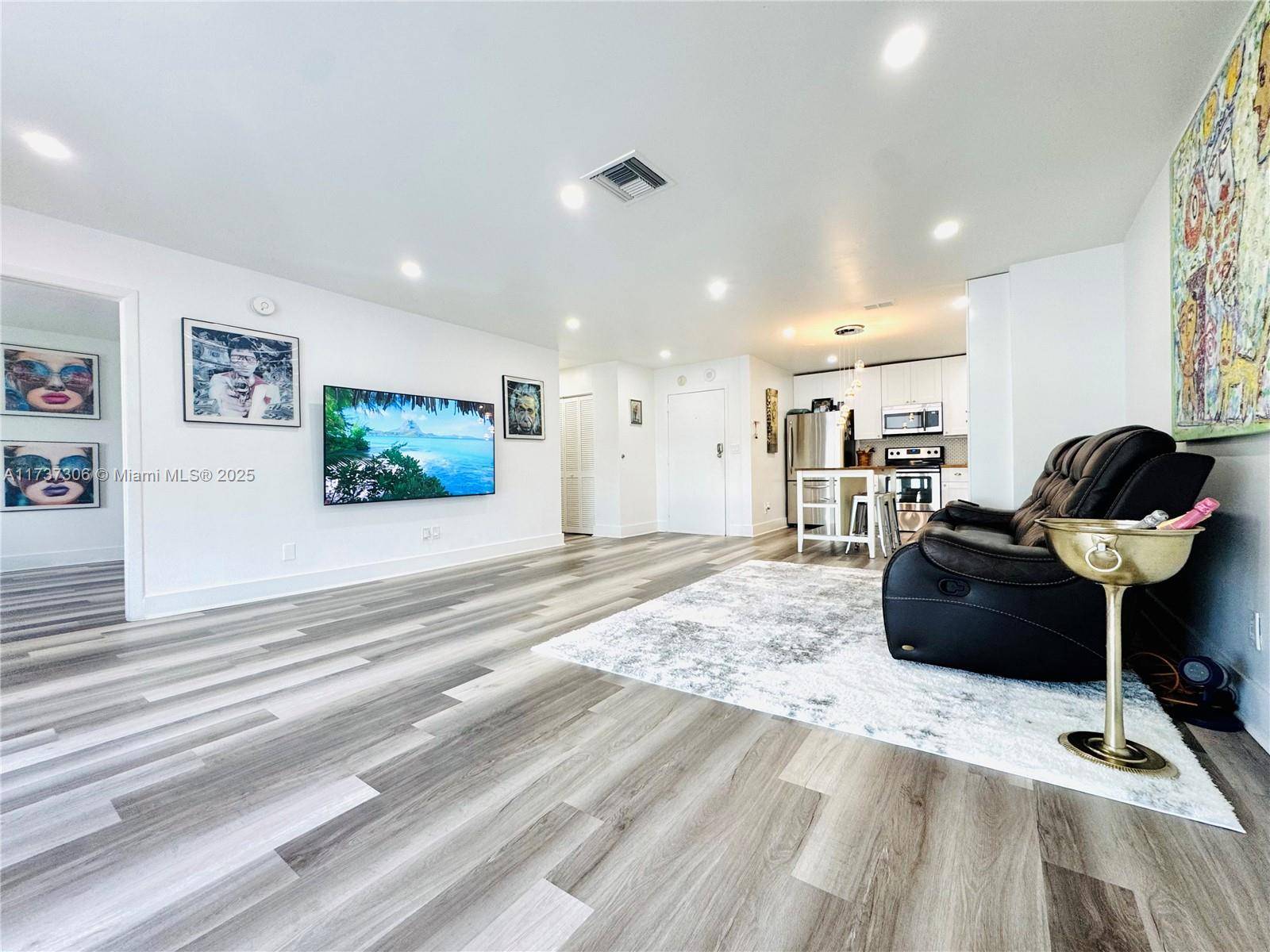 13499 Biscayne BlvdNorth Miami - Condo 5+ Stories,Condo condo unit PH1705 - picture