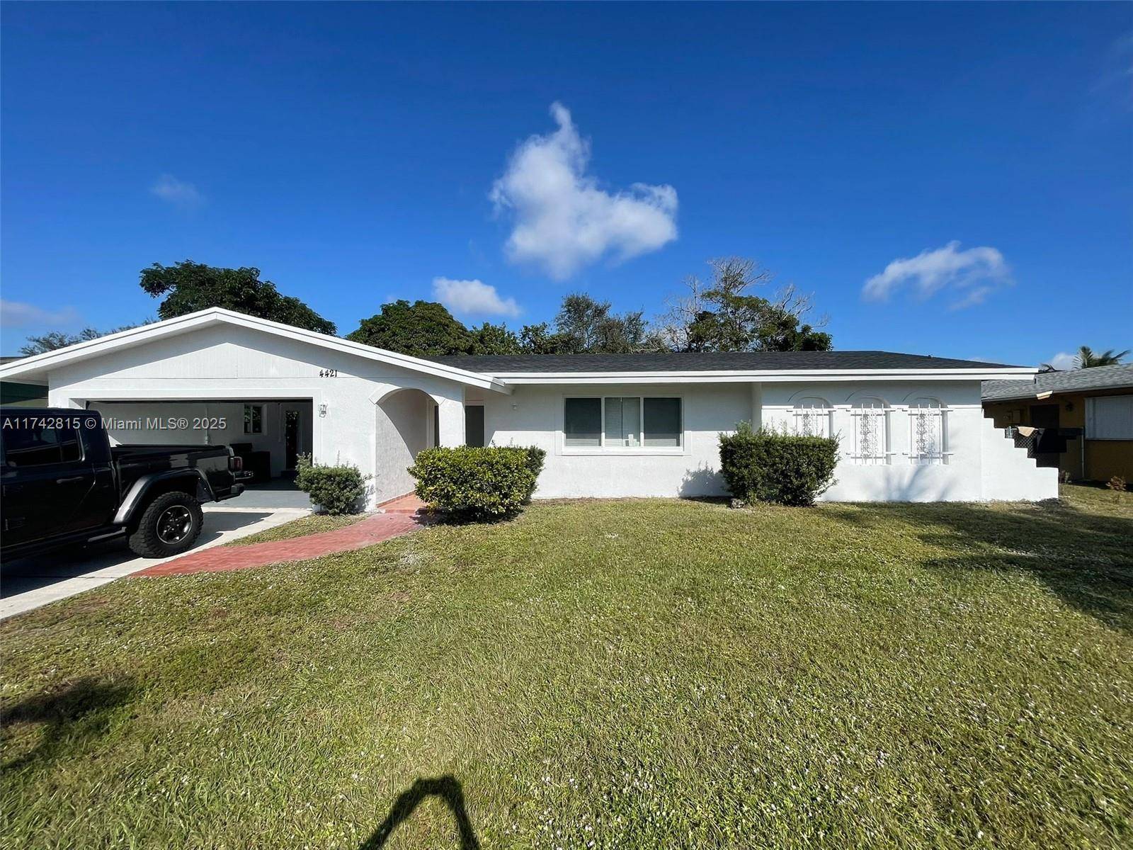 4421 NW 12th CtLauderhill - picture